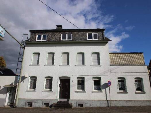Mehrfamilienhaus zum Kauf als Kapitalanlage geeignet 350.000 € 13 Zimmer 450 m² 525 m² Grundstück Montabaur 56410