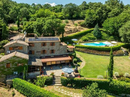 Haus zum Kauf 990.000 € 549 m² 4.000 m² Grundstück Città di Castello 06018