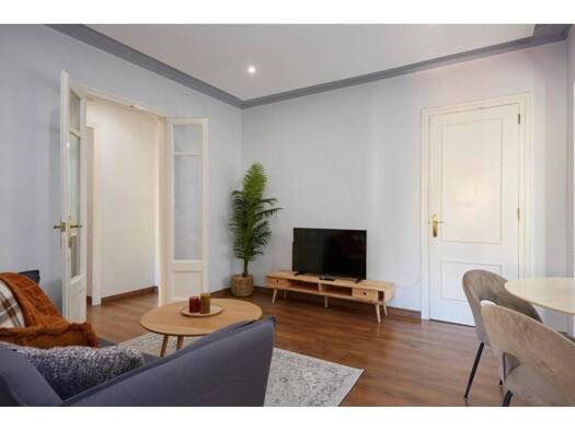 Wohnung zur Miete 2.250 € 3 Zimmer 78 m² 2. Geschoss >Carrer de Regàs > Barcelona 08006