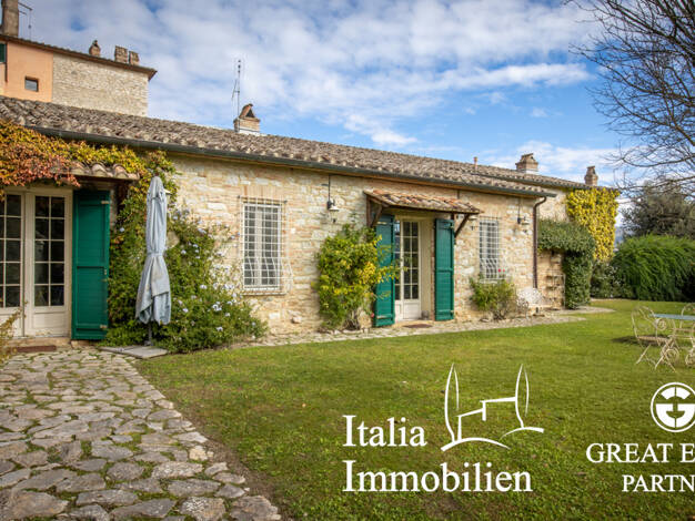 Bauernhaus zum Kauf 690.000 € 18 Zimmer 380 m² 2.000 m² Grundstück Perugia 06121