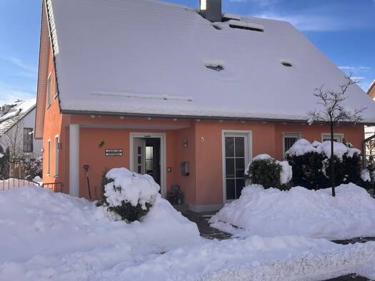 Einfamilienhaus zur Miete 2.700 € 7 Zimmer 150 m² 650 m² Grundstück Neunkirchen Neunkirchen a.Brand 91077