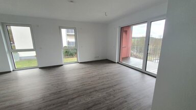 Wohnung zur Miete 980 € 3 Zimmer 86 m² 2. Geschoss frei ab sofort Naumburg Naumburg 06618