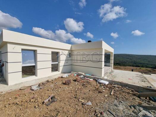 Haus zum Kauf 370.000 € 131 m² 131 m² Grundstück Banya