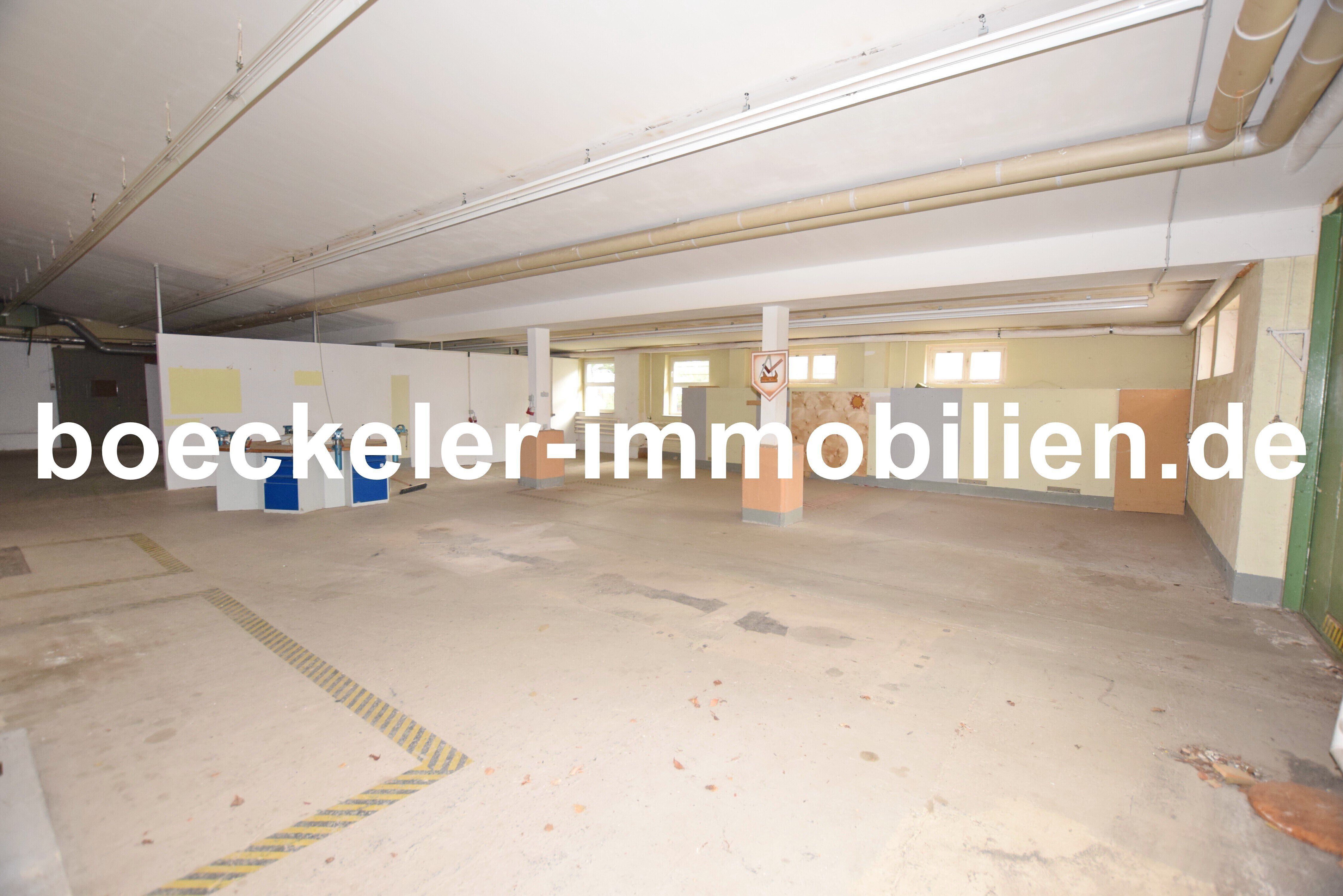 Büro-/Praxisfläche zur Miete provisionsfrei 2.385 € 4 Zimmer 477 m²<br/>Bürofläche Naumburg Naumburg 06618