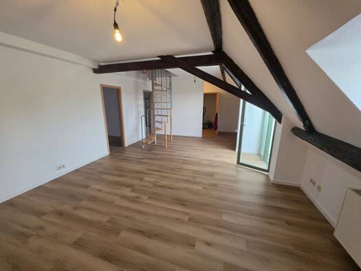 Wohnung zur Miete 598 € 4 Zimmer 85,5 m² Geschoss 3/3 frei ab sofort Markt 21 Sangerhausen Sangerhausen 06526