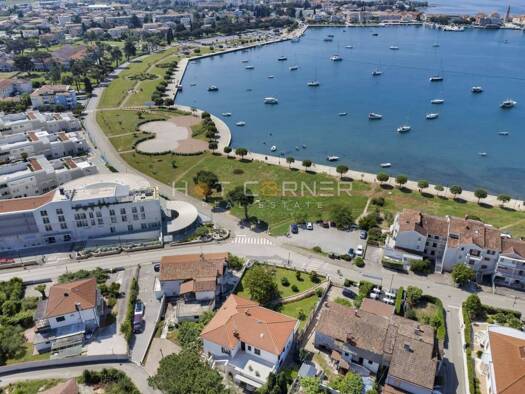 Haus zum Kauf 1.850.000 € 7 Zimmer 400 m² Umag Centar, Luka, Finida