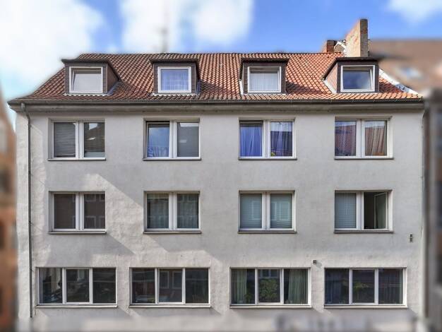Wohn- und Geschäftshaus zum Kauf als Kapitalanlage geeignet 2.250.000 € 1.111 m² 579 m² Grundstück teilbar ab 1.111 m² Innenstadt Lübeck 23552