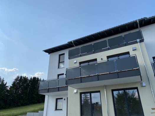 Wohnung zur Miete 670 € 2 Zimmer 49 m² Geschoss 2/3 frei ab sofort Fasanenweg Büchlberg 94124