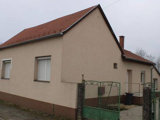 Einfamilienhaus zur Miete 700 € 2 Zimmer 65 m² 600 m² Grundstück Rum 8766