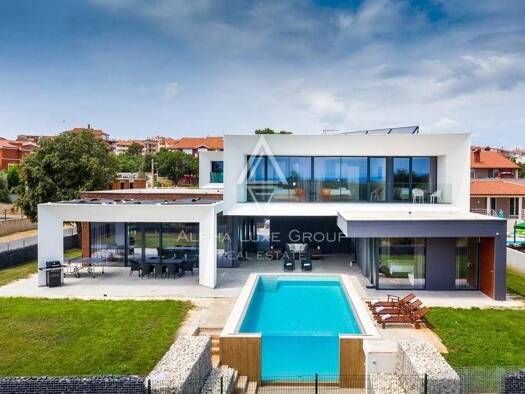 Einfamilienhaus zum Kauf 1 € 6 Zimmer 256 m² Ližnjan Ližnjan 52204
