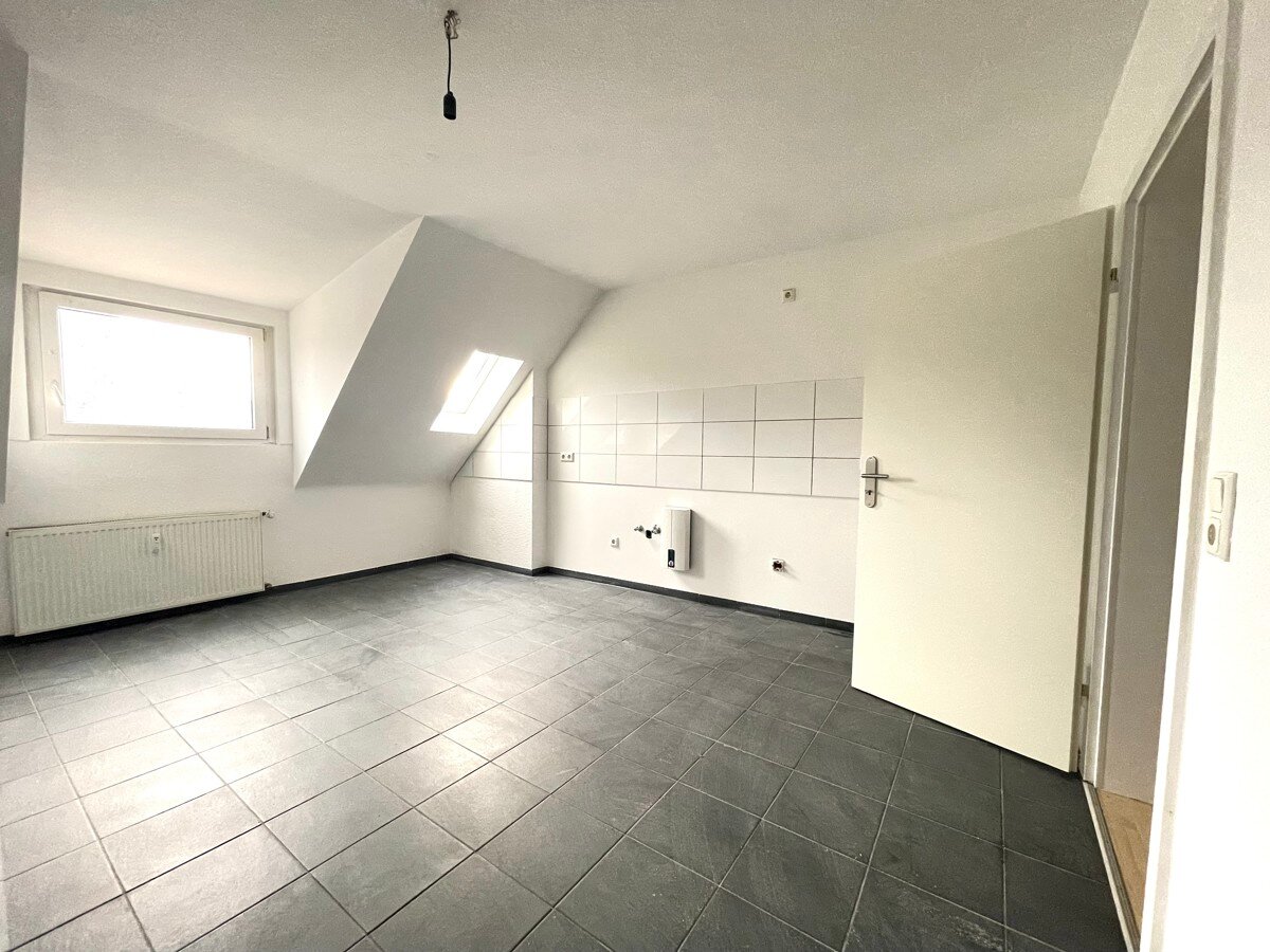 Wohnung zur Miete 900 € 3 Zimmer 112 m²<br/>Wohnfläche 3.<br/>Geschoss Untermeiderich Duisburg / Untermeiderich 47137