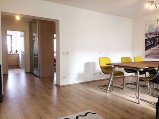 Wohnung zur Miete 750 € 2 Zimmer 62 m² Geschoss 2/4 frei ab 01.04.2026 Eigenes Heim Fürth 90766