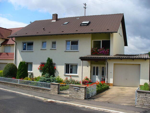 Mehrfamilienhaus zum Kauf provisionsfrei 390.000 € 11 Zimmer 250 m² 682 m² Grundstück Königshofen Lauda-Königshofen 97922