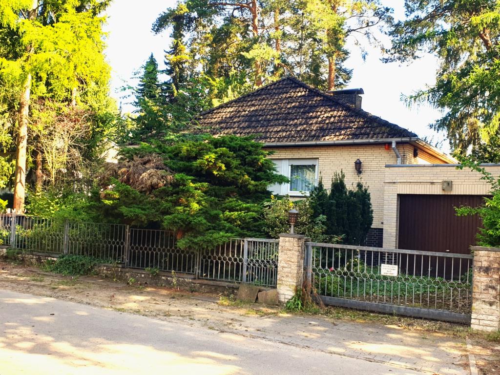 Bungalow zum Kauf 469.000 € 5 Zimmer 130 m²<br/>Wohnfläche 691 m²<br/>Grundstück ab sofort<br/>Verfügbarkeit Kladow Berlin 14089