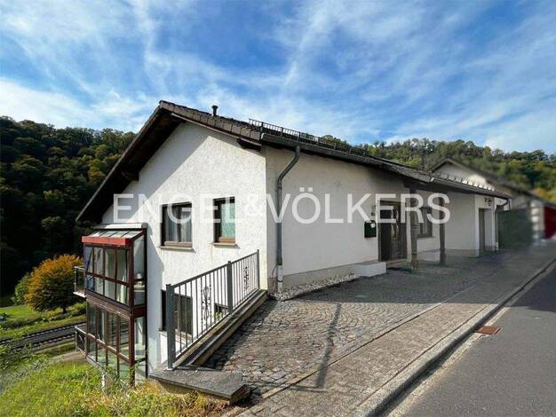 Mehrfamilienhaus zum Kauf 375.000 € 7 Zimmer 202 m² 955 m² Grundstück Balduinstein 65558