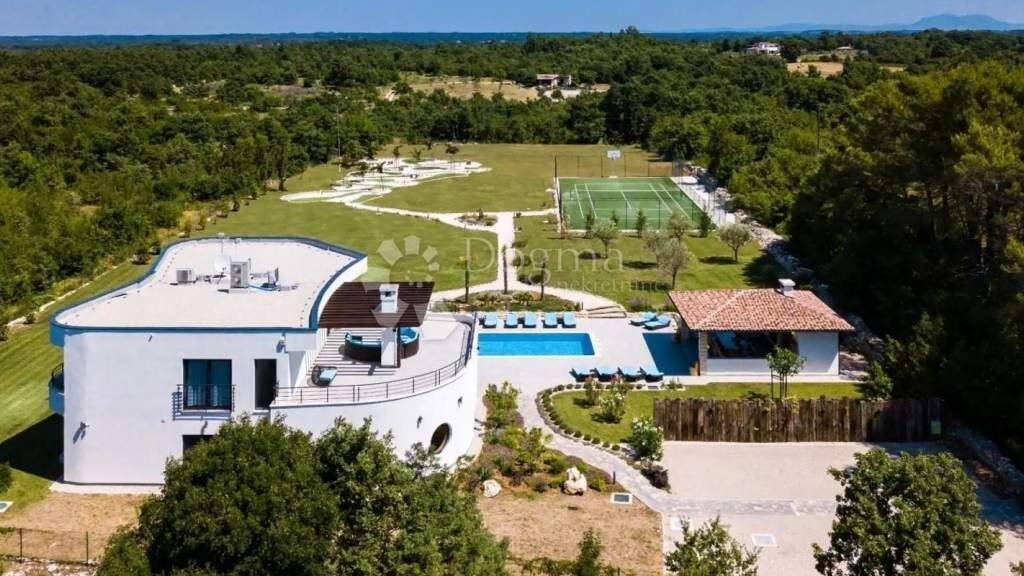 Haus zum Kauf 2.500.000 € 7 Zimmer 487 m² Svetvincenat