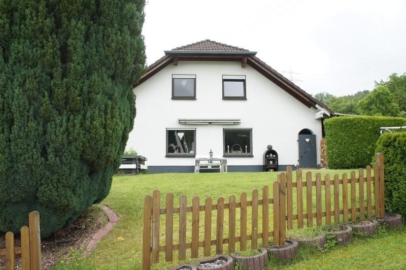 Einfamilienhaus zum Kauf 249.000 € 5 Zimmer 160 m²<br/>Wohnfläche 700 m²<br/>Grundstück Alsdorf 57518