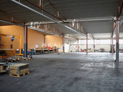 Halle/Industriefläche zur Miete 2.900 m² Lagerfläche teilbar ab 1.400 m² Ergolding 84030