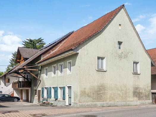 Doppelhaushälfte zum Kauf 295.000 € 6 Zimmer 126 m² 880 m² Grundstück Grießen Klettgau / Grießen 79771