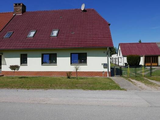 Doppelhaushälfte zum Kauf 75.000 € 4 Zimmer 164 m² 3.010 m² Grundstück Gültz 17089