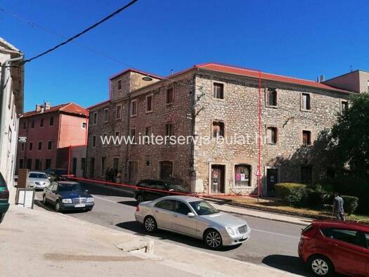 Haus zum Kauf 250.000 € 9 Zimmer 625 m² Drniš