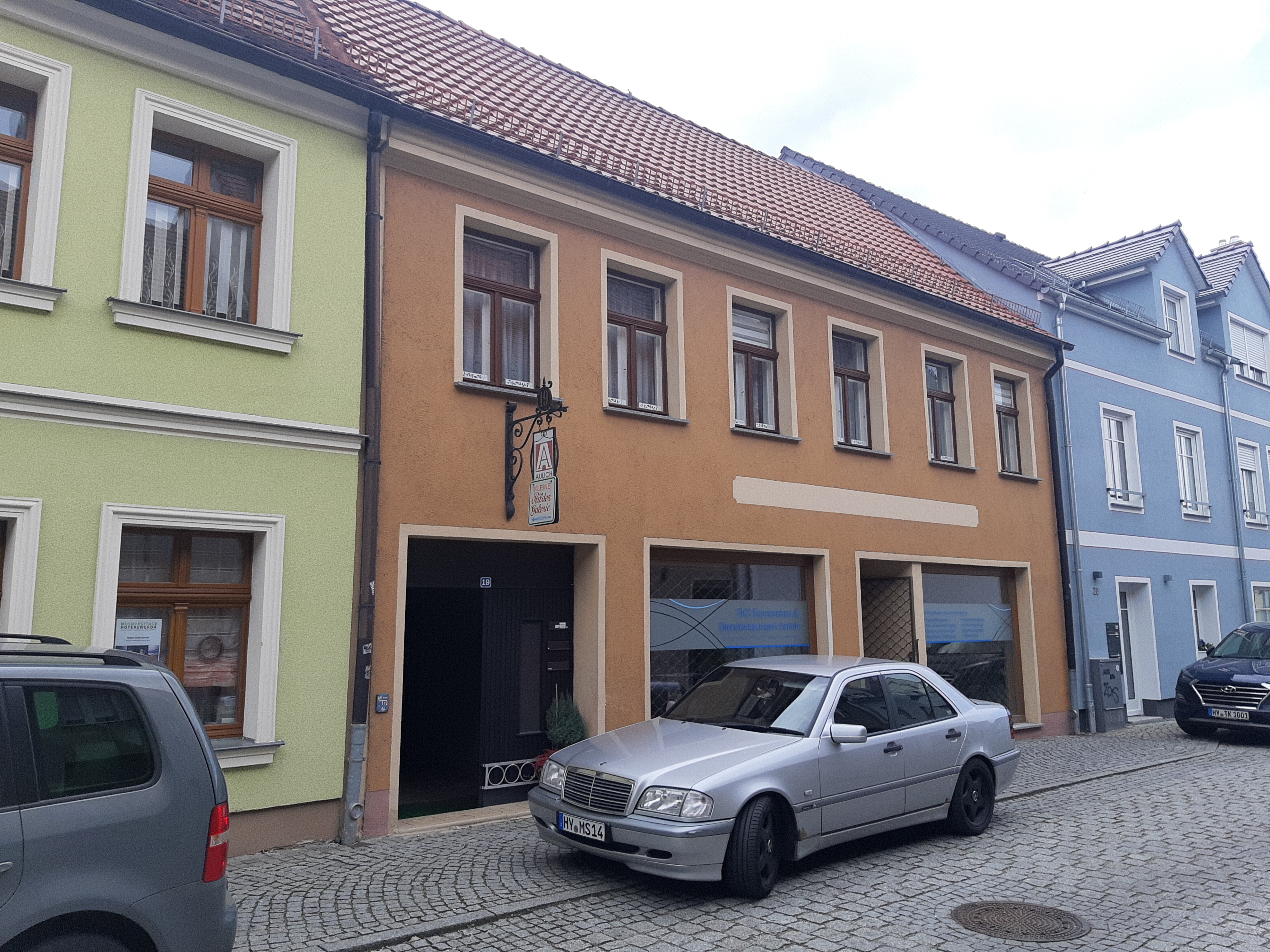 Mehrfamilienhaus zum Kauf als Kapitalanlage geeignet 300.000 € 9 Zimmer 400 m²<br/>Wohnfläche 458 m²<br/>Grundstück Innere Altstadt Hoyerswerda 02977