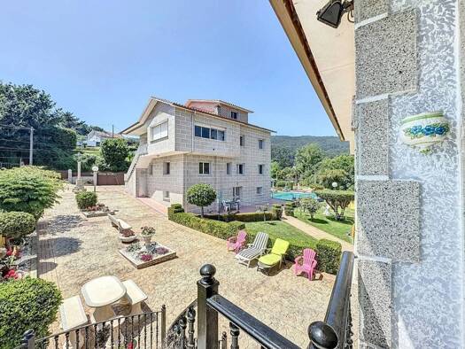 Villa zum Kauf 1.200.000 € 15 Zimmer 689 m² 2.045 m² Grundstück Poio 36992
