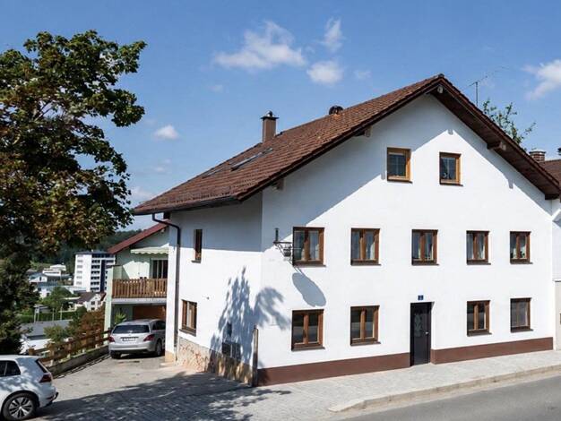 Mehrfamilienhaus zum Kauf provisionsfrei 490.000 € 8 Zimmer 233,7 m² 699 m² Grundstück Simbach Simbach 94436