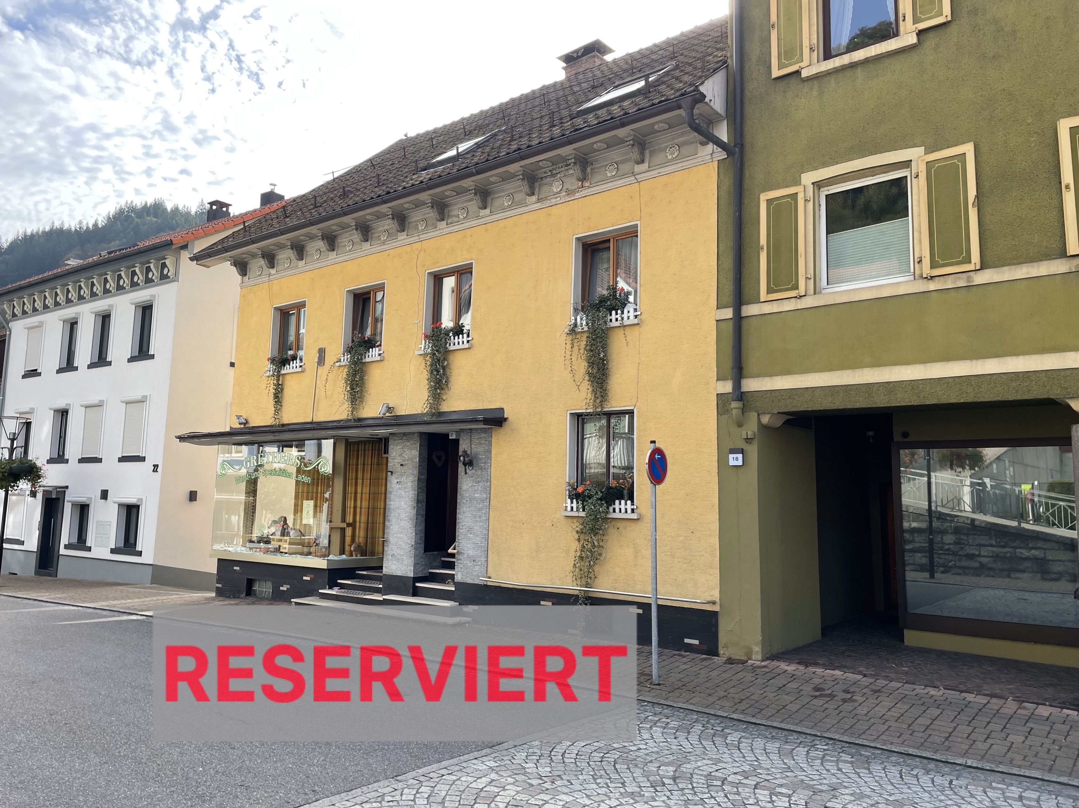 Mehrfamilienhaus zum Kauf 319.000 € 12 Zimmer 308,6 m²<br/>Wohnfläche 233 m²<br/>Grundstück Schönauer Str.20 Zell Zell im Wiesental 79669