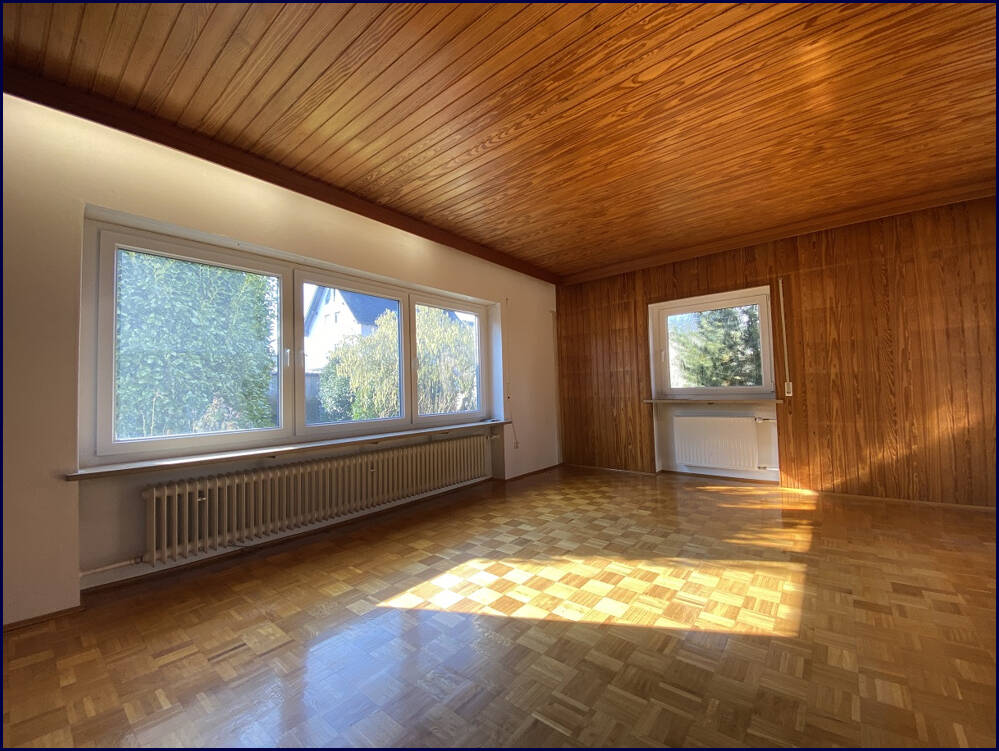 Immobilie in Poppenricht - Projekt Familienglück: Renovierungsobjekt mit Traumgarten in beliebter Lage! - Bild 2