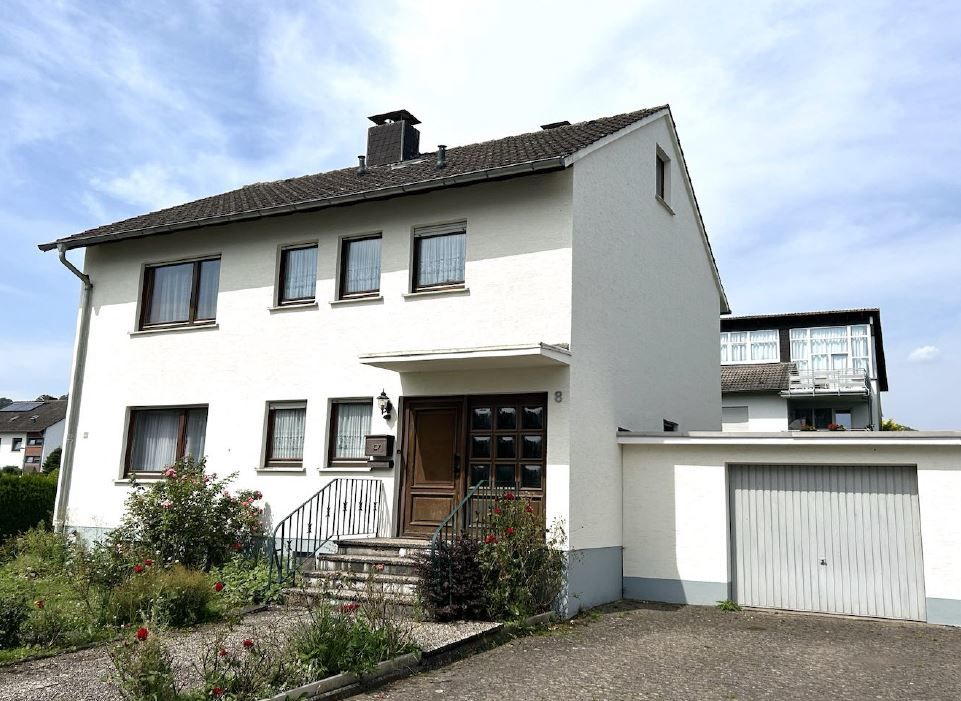 Einfamilienhaus zum Kauf 180.000 € 6 Zimmer 140 m²<br/>Wohnfläche 611 m²<br/>Grundstück Godelheim Höxter 37671