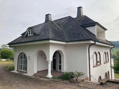 Mehrfamilienhaus zur Miete 2.618 € 7,5 Zimmer 238 m² 4.091 m² Grundstück frei ab 01.09.2025 Minden 54310
