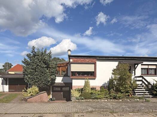 Einfamilienhaus zum Kauf 299.000 € 4 Zimmer 124 m² 1.033 m² Grundstück frei ab sofort Wieseneck 3 Eberswalde Eberswalde 16225