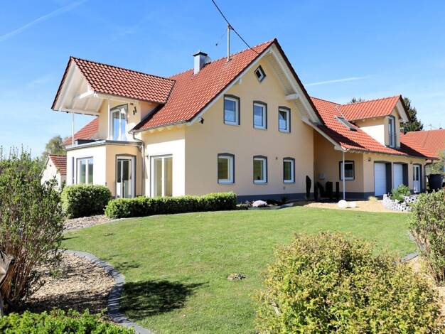 Haus zum Kauf 7,5 Zimmer 240 m² 937 m² Grundstück Kissendorf Bibertal 89346