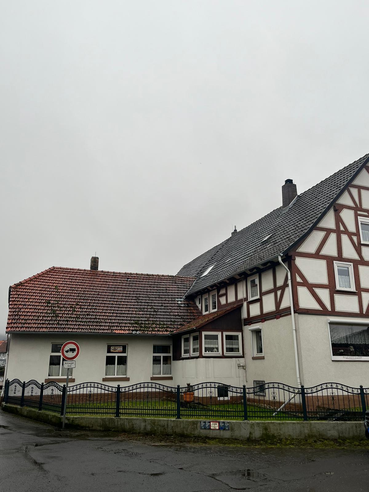 Mehrfamilienhaus zum Kauf 349.000 € 12 Zimmer 300 m²<br/>Wohnfläche 1.200 m²<br/>Grundstück Homberg Homberg 34576