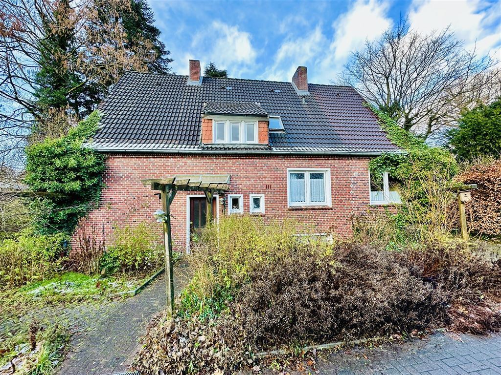 Einfamilienhaus zum Kauf 243.000 € 6 Zimmer 150 m²<br/>Wohnfläche 973 m²<br/>Grundstück ab sofort<br/>Verfügbarkeit Aurich Aurich 26603