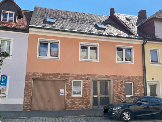 Reihenmittelhaus zum Kauf 139.000 € 9 Zimmer 220 m² 1.064 m² Grundstück Tirschenreuth Tirschenreuth 95643
