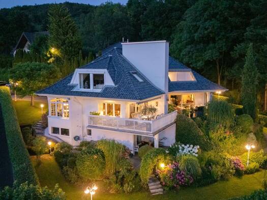 Haus zum Kauf 1.599.000 € 9 Zimmer 299 m² 1.126 m² Grundstück Unkel 53572