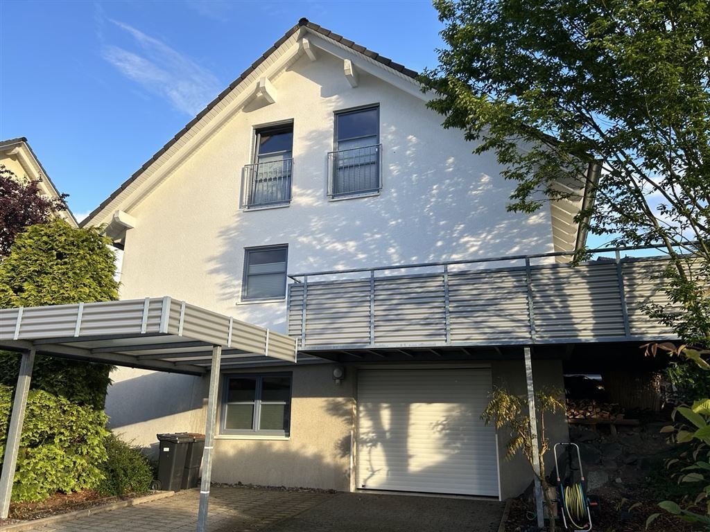 Einfamilienhaus zum Kauf 420.000 € 5 Zimmer 140 m²<br/>Wohnfläche 532 m²<br/>Grundstück 01.04.2025<br/>Verfügbarkeit Chrieschwitz Plauen 08529