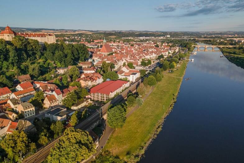 Wohn- und Geschäftshaus zum Kauf als Kapitalanlage geeignet 1.950.000 € 1.217,9 m² 530 m² Grundstück teilbar ab 1.217,9 m² Pirna Pirna 01796