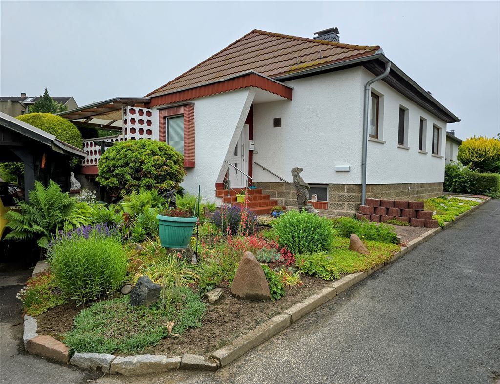 Einfamilienhaus zum Kauf 299.000 € 4 Zimmer 100 m²<br/>Wohnfläche 973 m²<br/>Grundstück 01.11.2024<br/>Verfügbarkeit Mittweida Mittweida 09648