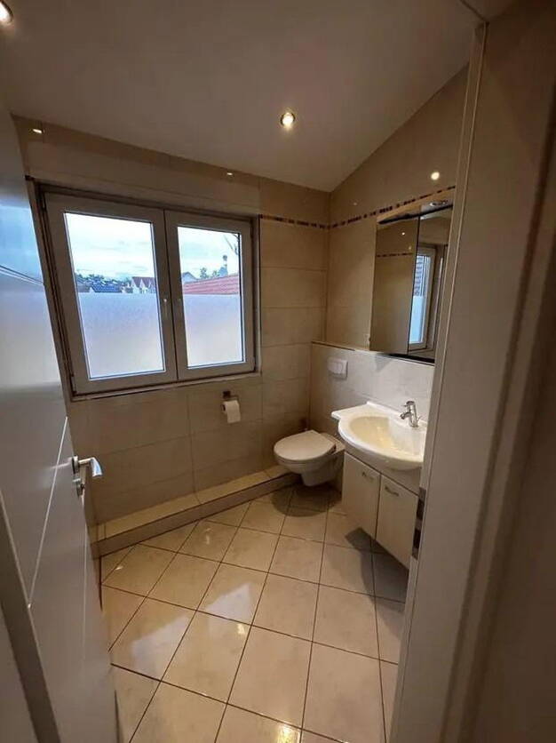Wohnung zur Miete 850 € 3 Zimmer 80 m² Dachgeschoss, 2. Geschoss frei ab 15.06.2025 Asschaffenburger Straße 69 Goldbach Goldbach 63773