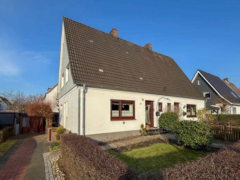 Doppelhaushälfte zum Kauf 219.000 € 3 Zimmer 74,3 m² 336 m² Grundstück Uetersen 25436