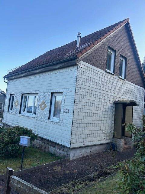 Immobilie in Elgersburg - Charmantes Einfamilienhaus mit Potenzial-Ideal für Handwerker - Bild 2