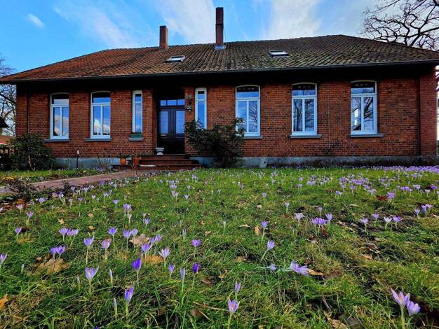 Einfamilienhaus zum Kauf provisionsfrei 295.000 € 12 Zimmer 219 m² 1.317 m² Grundstück frei ab 30.04.2026 Hansen Uelzen 29525