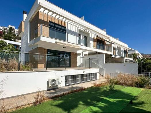Reihenhaus zum Kauf 1.650.000 € 4 Zimmer 296 m² Málaga 29018
