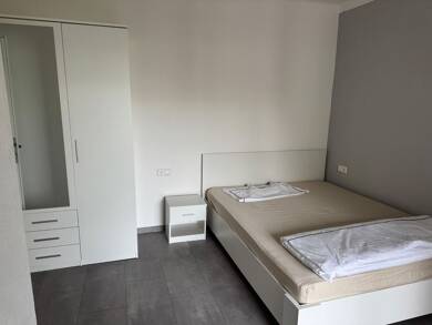 WG-Zimmer zur Miete Wohnen auf Zeit 640 € 17 m² frei ab sofort Obertürkheimer Straße 0 Mettingen - Ost Esslingen 73733
