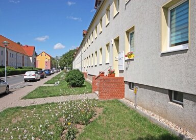 Wohnung zur Miete 339 € 3 Zimmer 75,3 m² 3. Geschoss frei ab 01.03.2025 Innsbrucker Straße 35 Oschersleben Oschersleben 39387