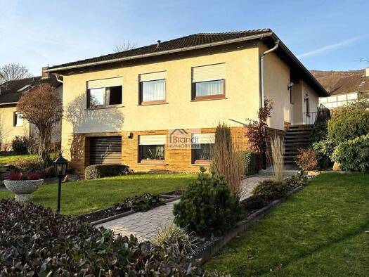 Einfamilienhaus zum Kauf 250.000 € 5 Zimmer 128 m² 755 m² Grundstück Veckerhagen Reinhardshagen 34359