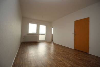 Wohnung zur Miete 251 € 2 Zimmer 46,6 m² Dachgeschoss, 4. Geschoss frei ab sofort Goethestraße 2 Syrau Rosenbach/Vogtland 08548